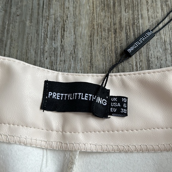 NWT Pretty Little Thing faux leather cream pants - Picture 3 of 8